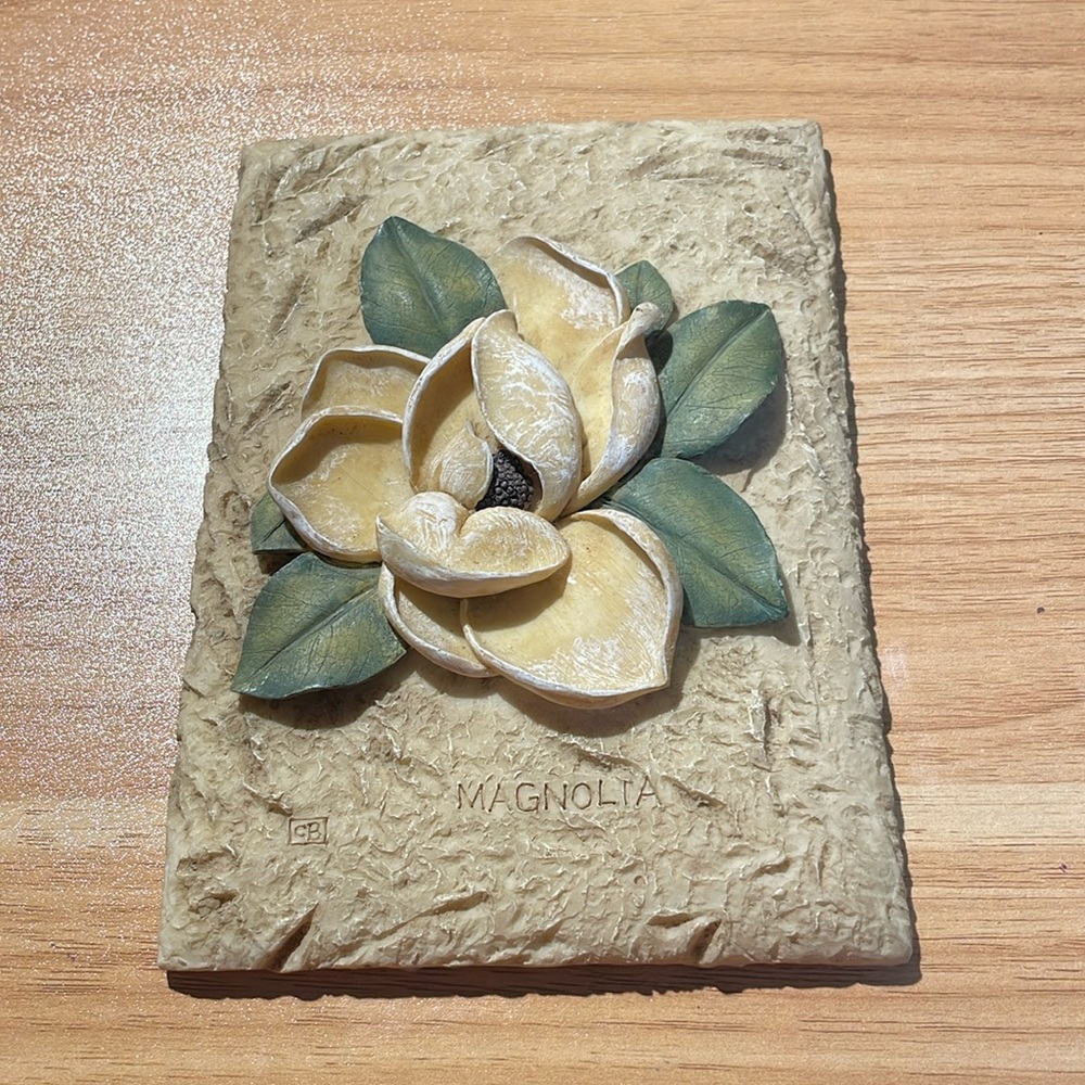 Vintage 3D Floral Carved Resin Art Wall Decor - Magnolia flower wall plaque